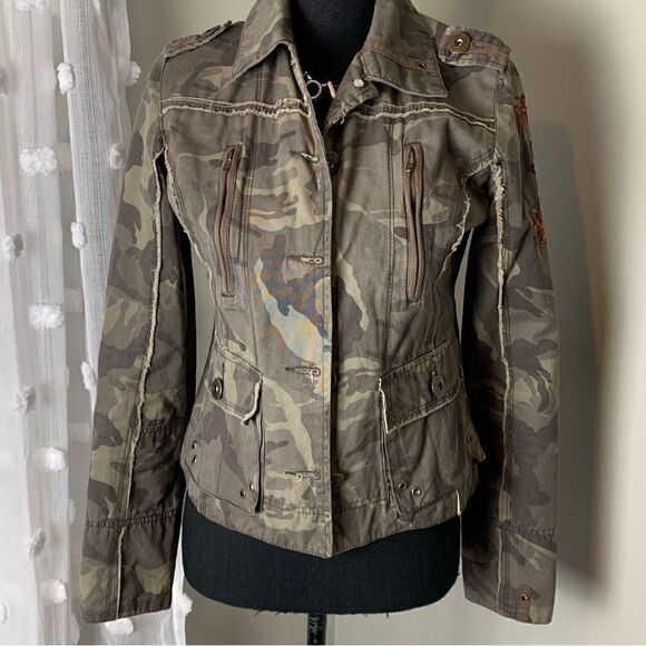 By Deep Branded camouflage button front army jacket with pockets size Medium - Picture 1 of 15